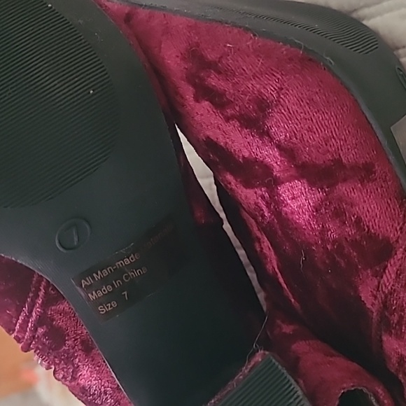 Wild Diva,  Stylish Peep Toe Slouch Ankle  Chunky Stacked Heels Bootie - Picture 4 of 7